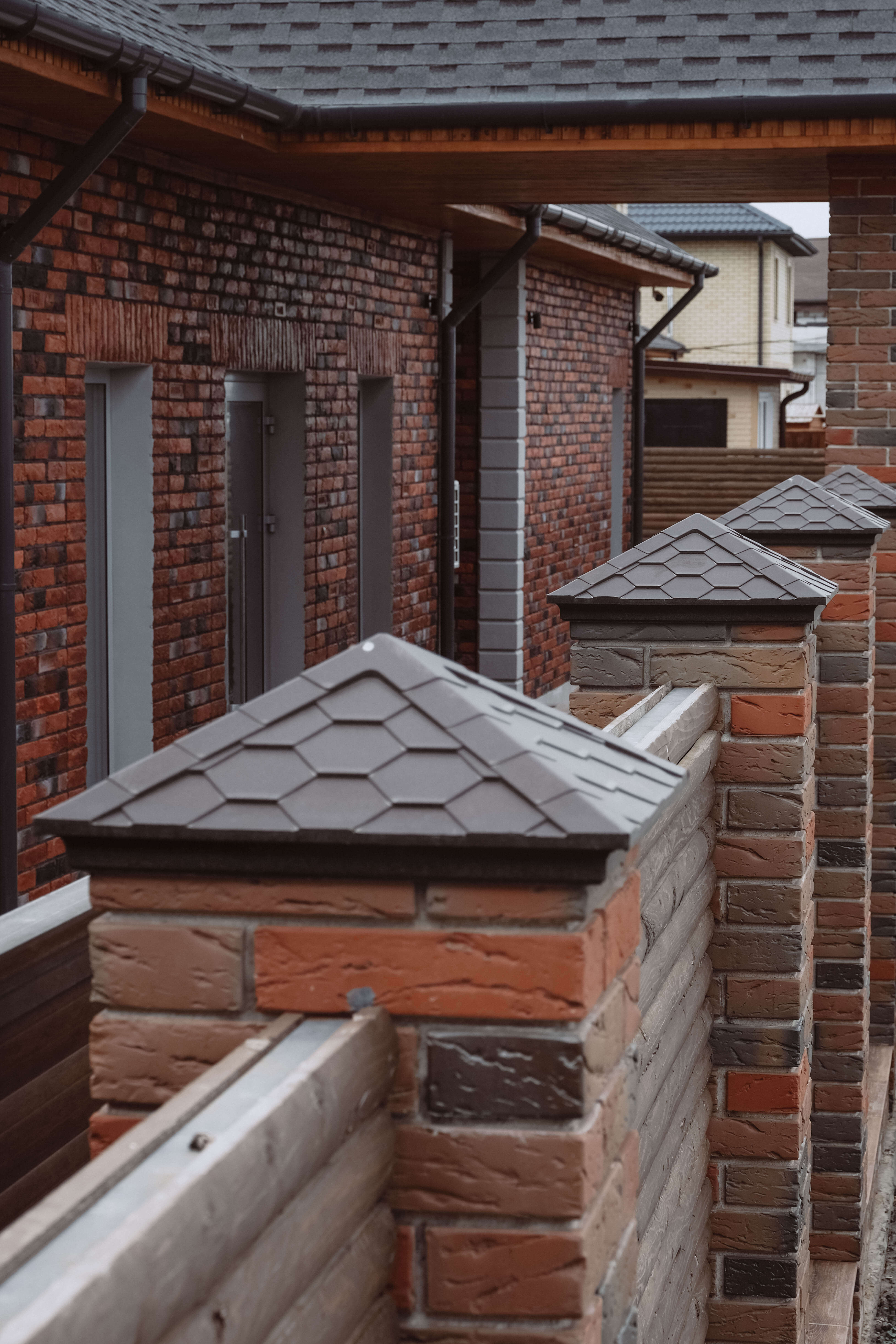 Колпак Zking Эверест Коричневый на столб 1.5х1.5 кирпича (390х390мм) в Бишкеке фото